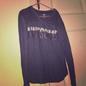 I’m selling a shirt from old navy